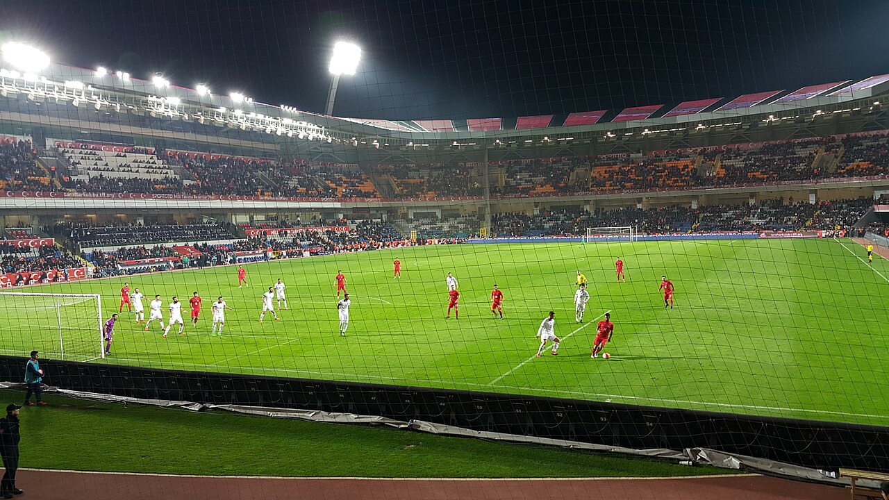 Başakşehir, Gaziantep'i 2-1 yendi; maç sonu gerginlik