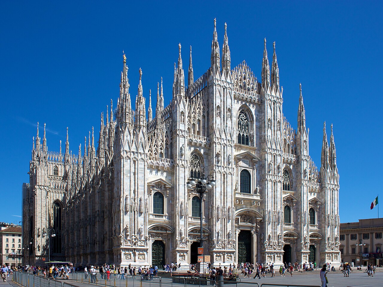 İtalya'da protestolar büyüyor: Milano'ya 500 asker gönderilecek